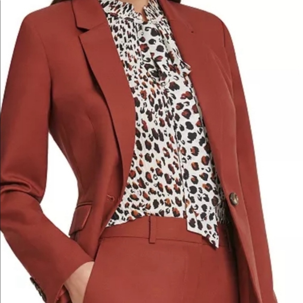 DKNY SET blazer and pants size 4 and blouse sizeS